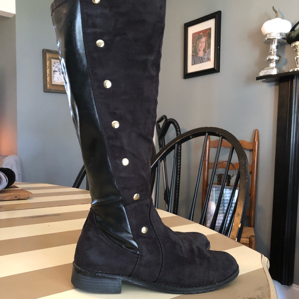 Knee boots